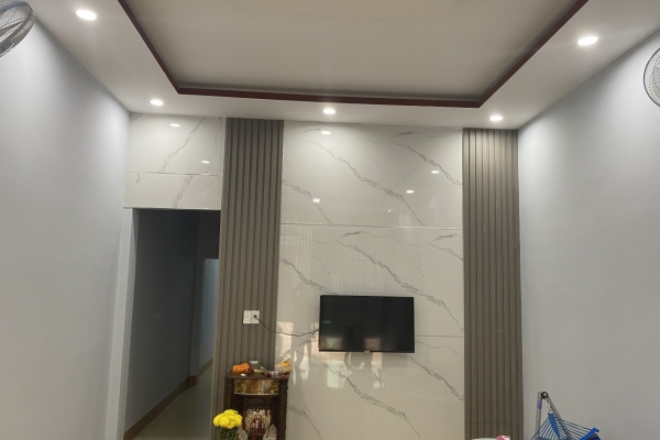 Căn nhà hẻm c1 Amakhê. Ngay trung tâm thành phố